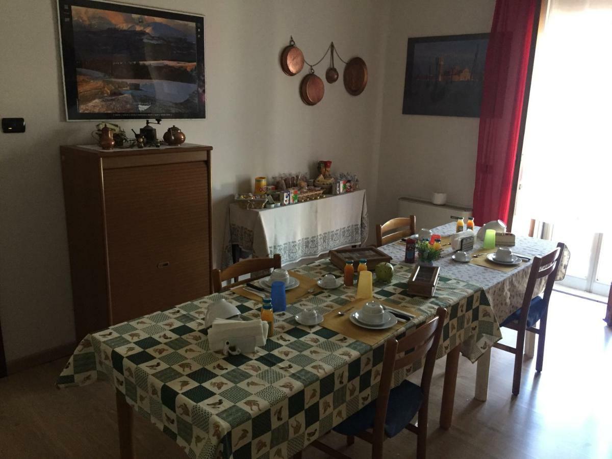 Spagna B&B Верона Екстериор снимка